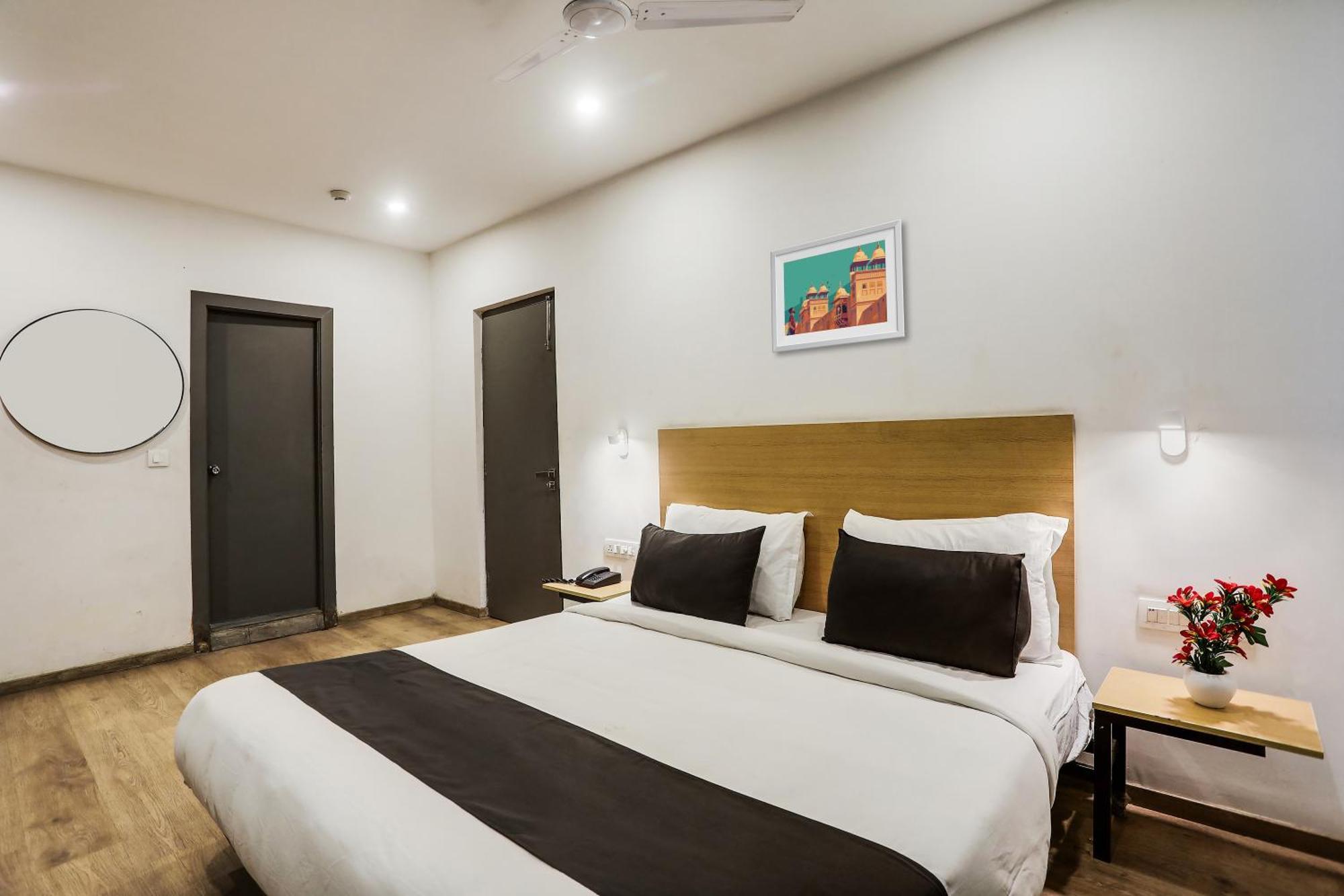 Townhouse Rajdhani Residency Sururnagar Экстерьер фото